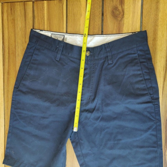 Volcom Men's Chino Shorts Navy Blue Size 28 Bermuda Flat Front. - Picture 4 of 7